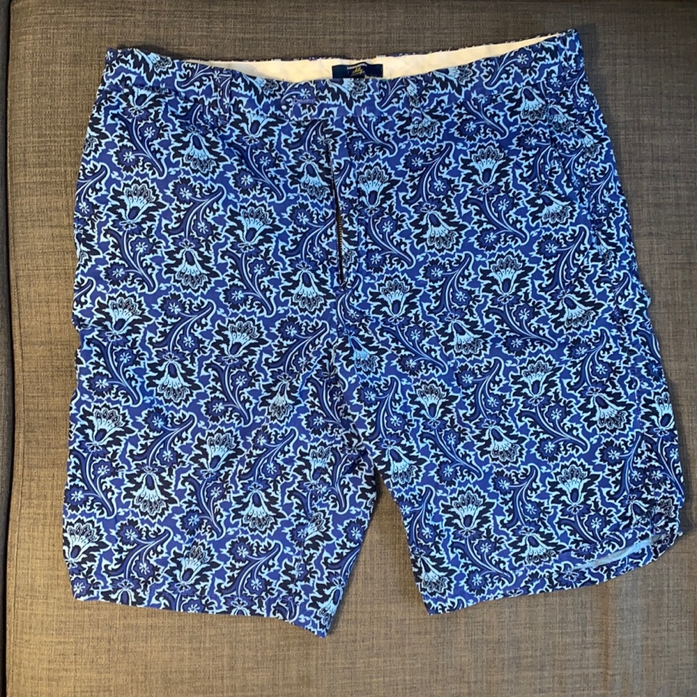 Men’s Banana Republic patterned shorts